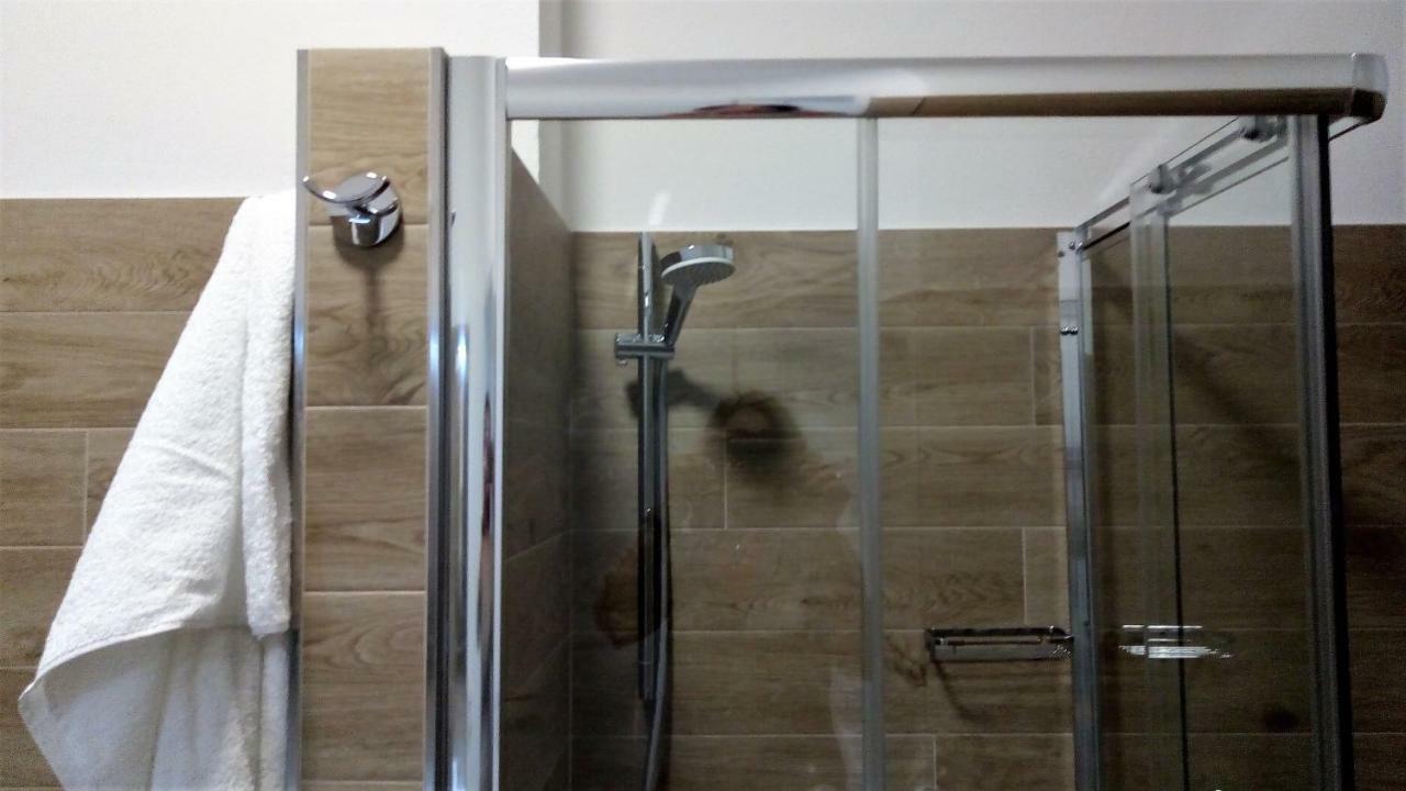 Lovely, Charming And Quiet Apartment In The Centre Air Conditioned And Free Private Garage Como Ngoại thất bức ảnh