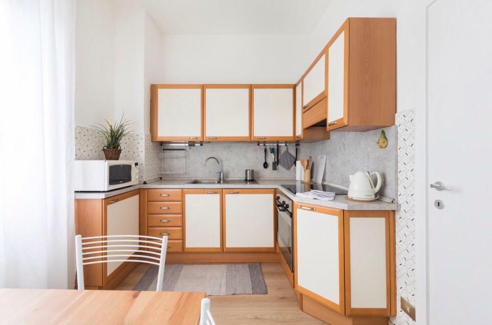 Lovely, Charming And Quiet Apartment In The Centre Air Conditioned And Free Private Garage Como Ngoại thất bức ảnh